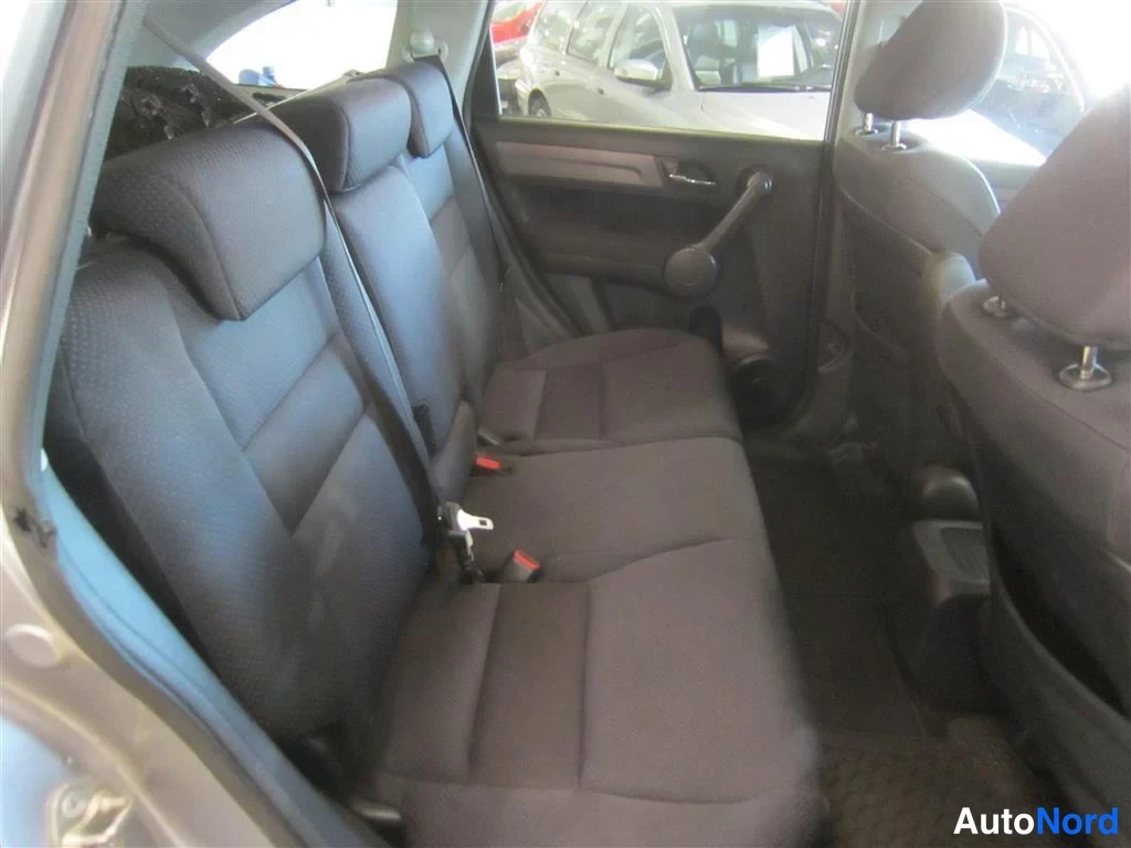 Silver Honda CR-V 2008, baksäten, bild 13