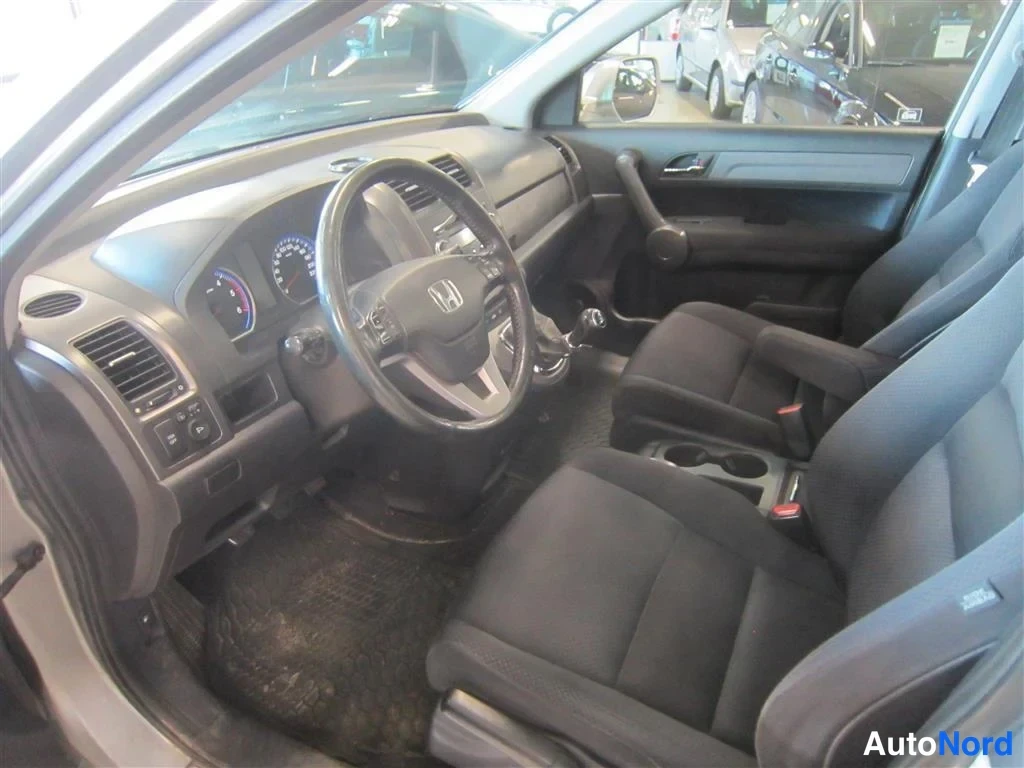 Silver Honda CR-V 2008, förarplats, bild 9