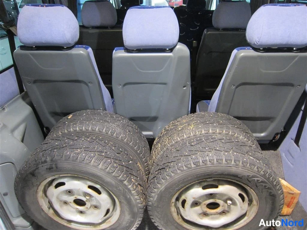 Harmaa Ford Transit 2010, tavaratila, kuva 19
