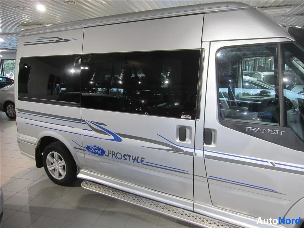 Harmaa Ford Transit 2010, sivulta, kuva 4