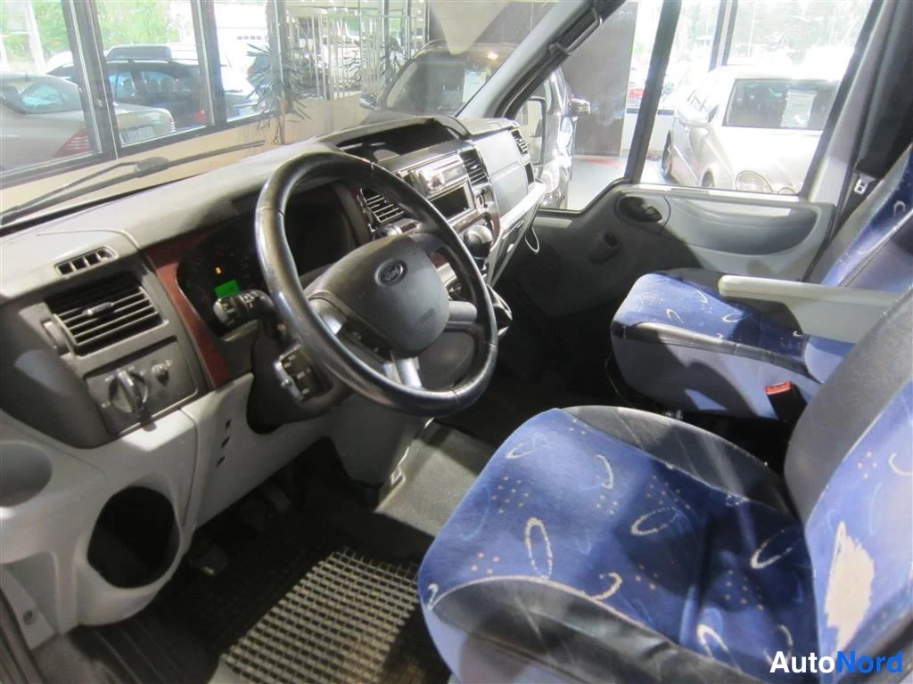 Harmaa Ford Transit 2010, ohjaamo, kuva 8