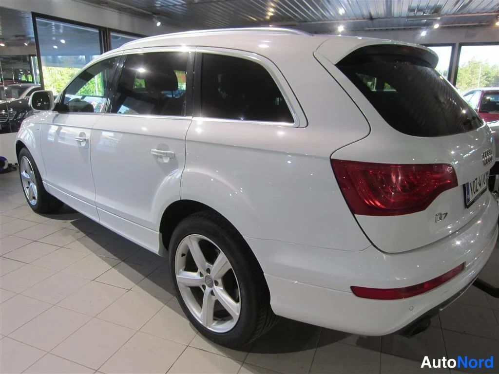 Valkoinen Audi Q7 2013, takaviisto, kuva 7