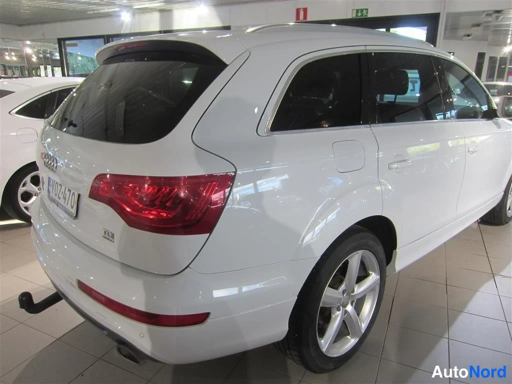 Valkoinen Audi Q7 2013, takaviisto, kuva 6