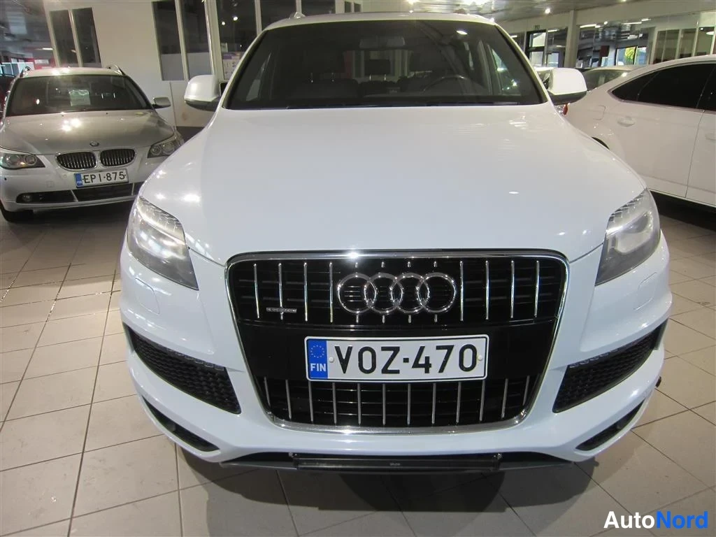 Valkoinen Audi Q7 2013, edestä, kuva 3