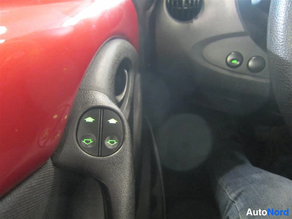 Punainen Ford Ka 2007, yksityiskohta, kuva 19