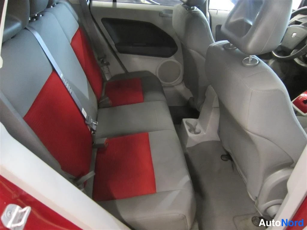 Punainen Dodge Caliber 2006, takaistuimet, kuva 13