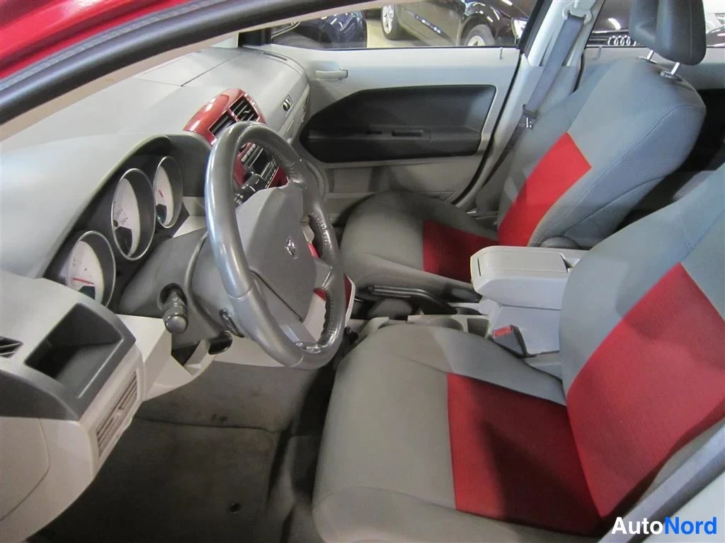 Punainen Dodge Caliber 2006, ohjaamo, kuva 9