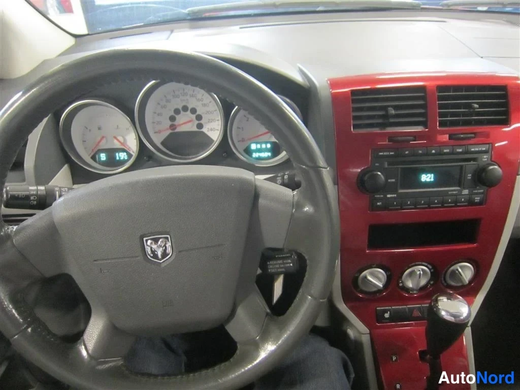 Punainen Dodge Caliber 2006, ohjaamo, kuva 10