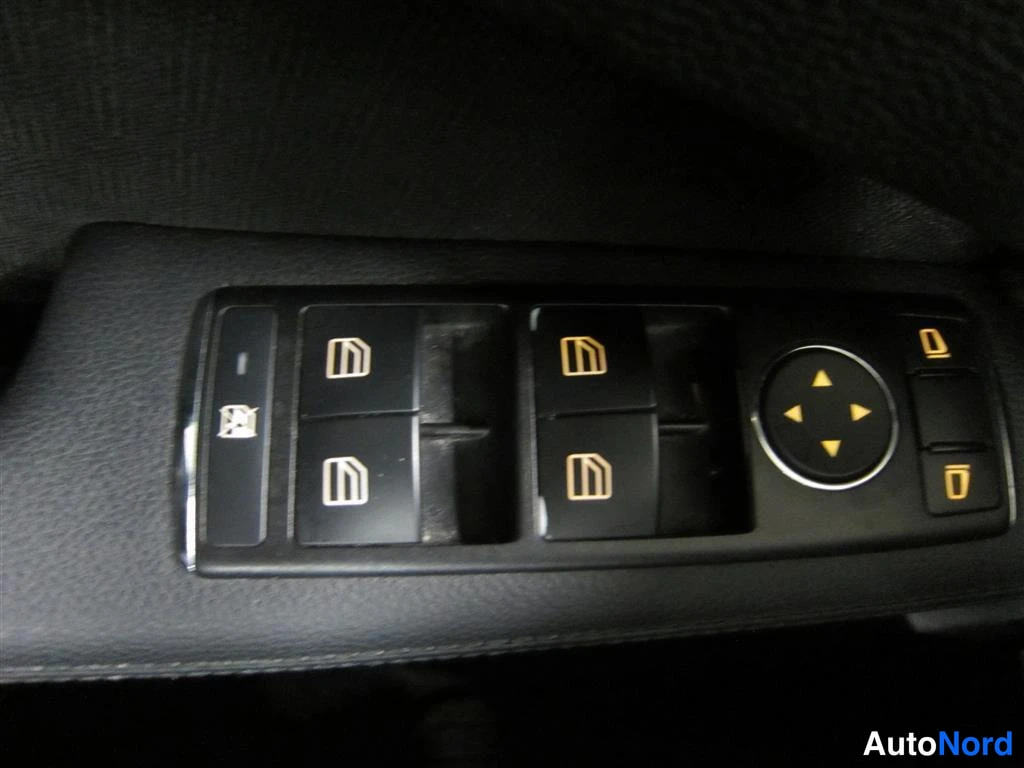 Musta Mercedes-benz E 2010, yksityiskohta, kuva 20