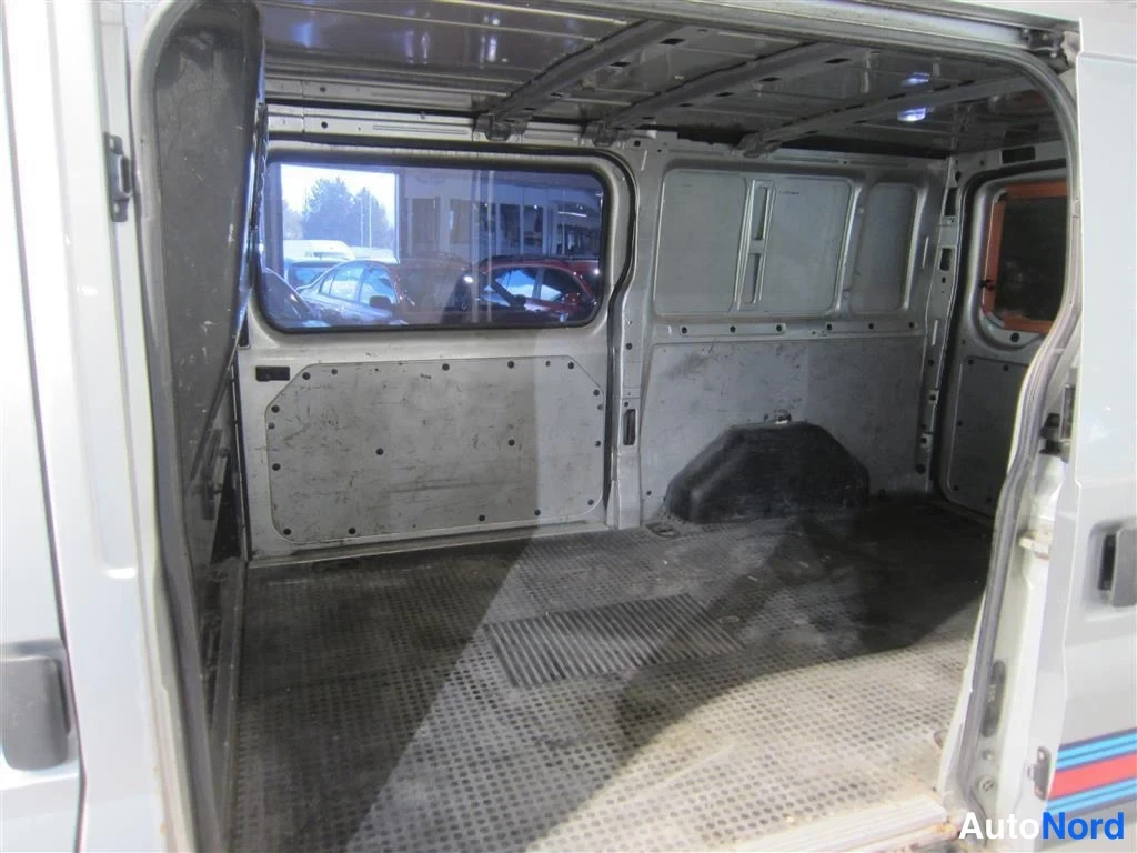 Harmaa Ford Transit 2011, tavaratila, kuva 13