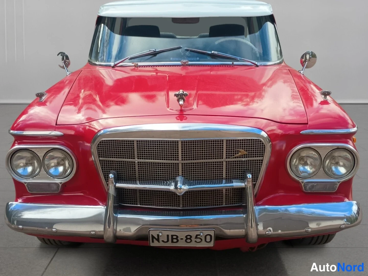Punainen Studebaker Lark 1962, edestä, kuva 4