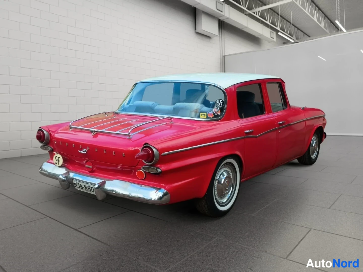 Punainen Studebaker Lark 1962, takaviisto, kuva 6