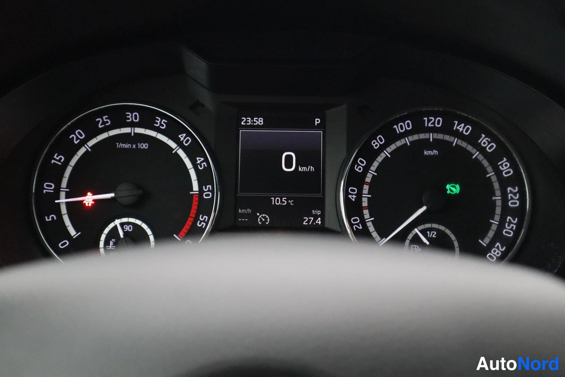 Musta Skoda Octavia 2017, yksityiskohta, kuva 28