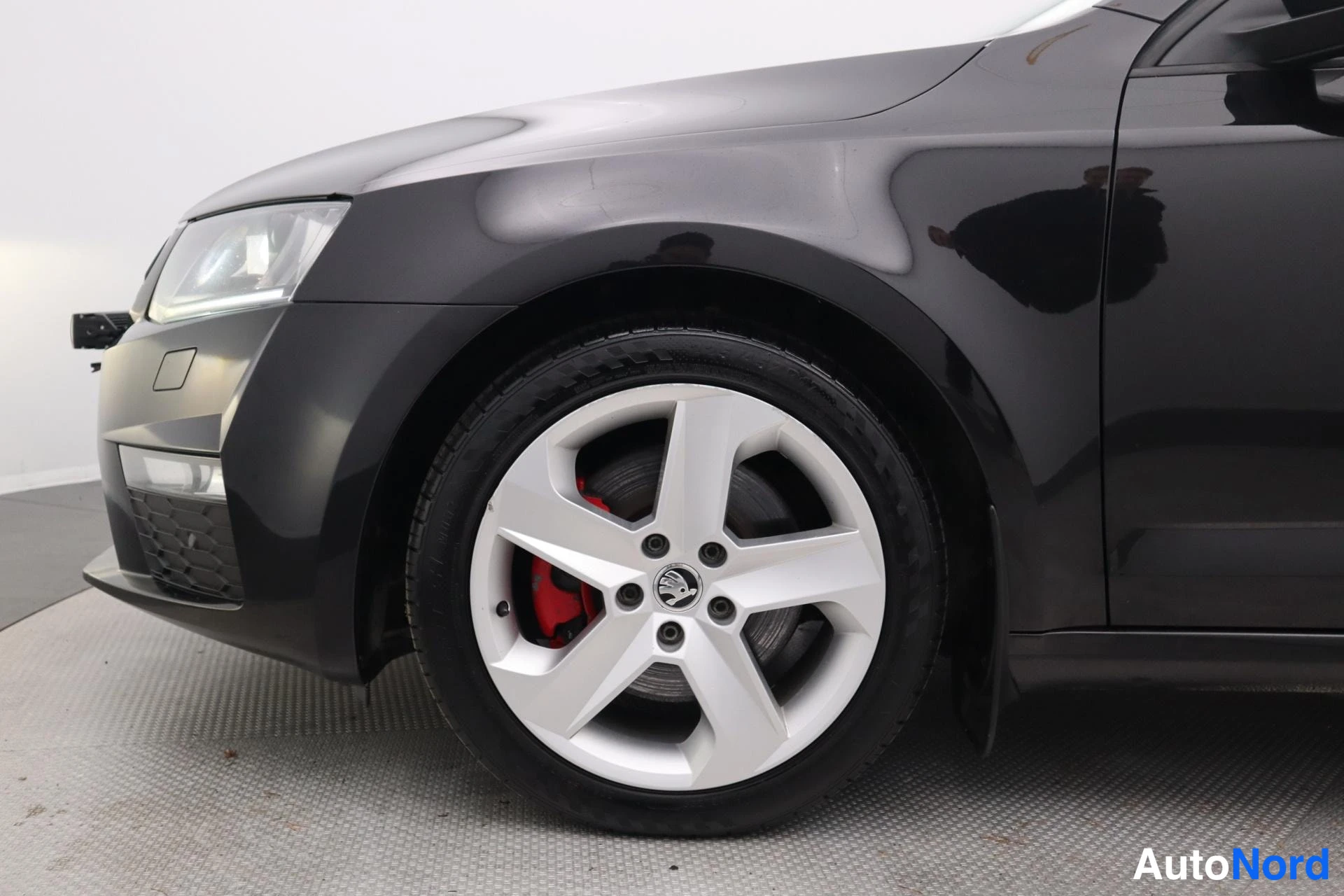 Musta Skoda Octavia 2017, yksityiskohta, kuva 19