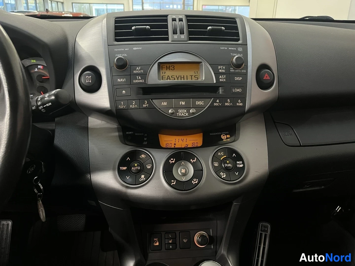 Sininen Toyota RAV4 2006, yksityiskohta, kuva 28