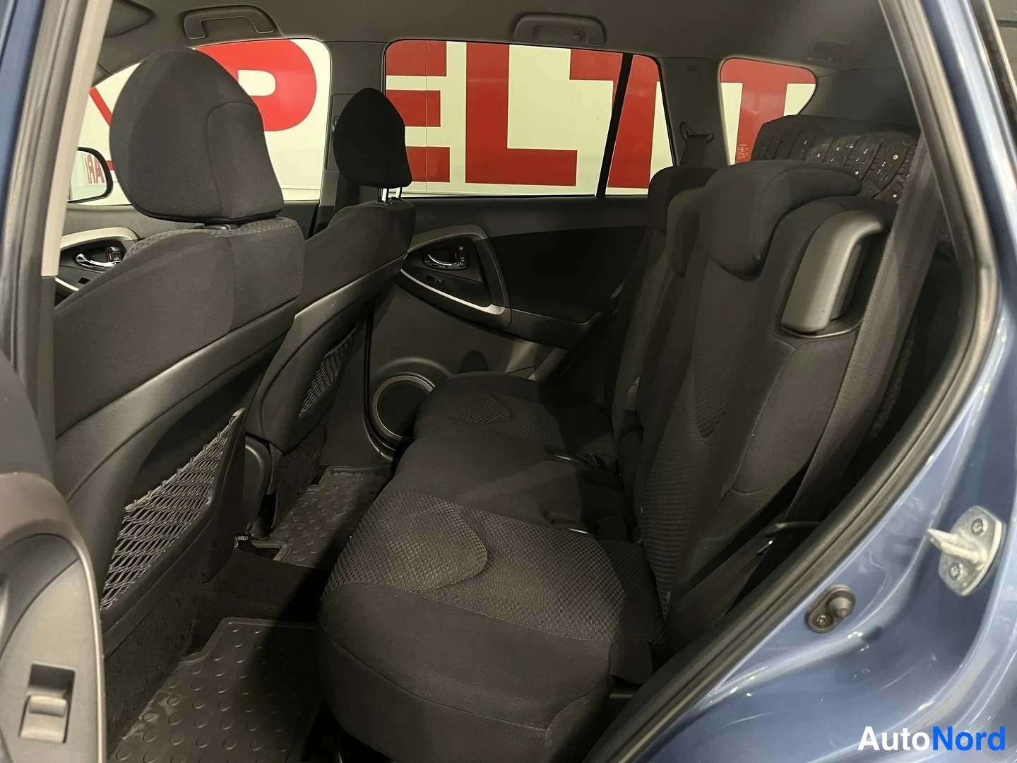 Sininen Toyota RAV4 2006, takaistuimet, kuva 21
