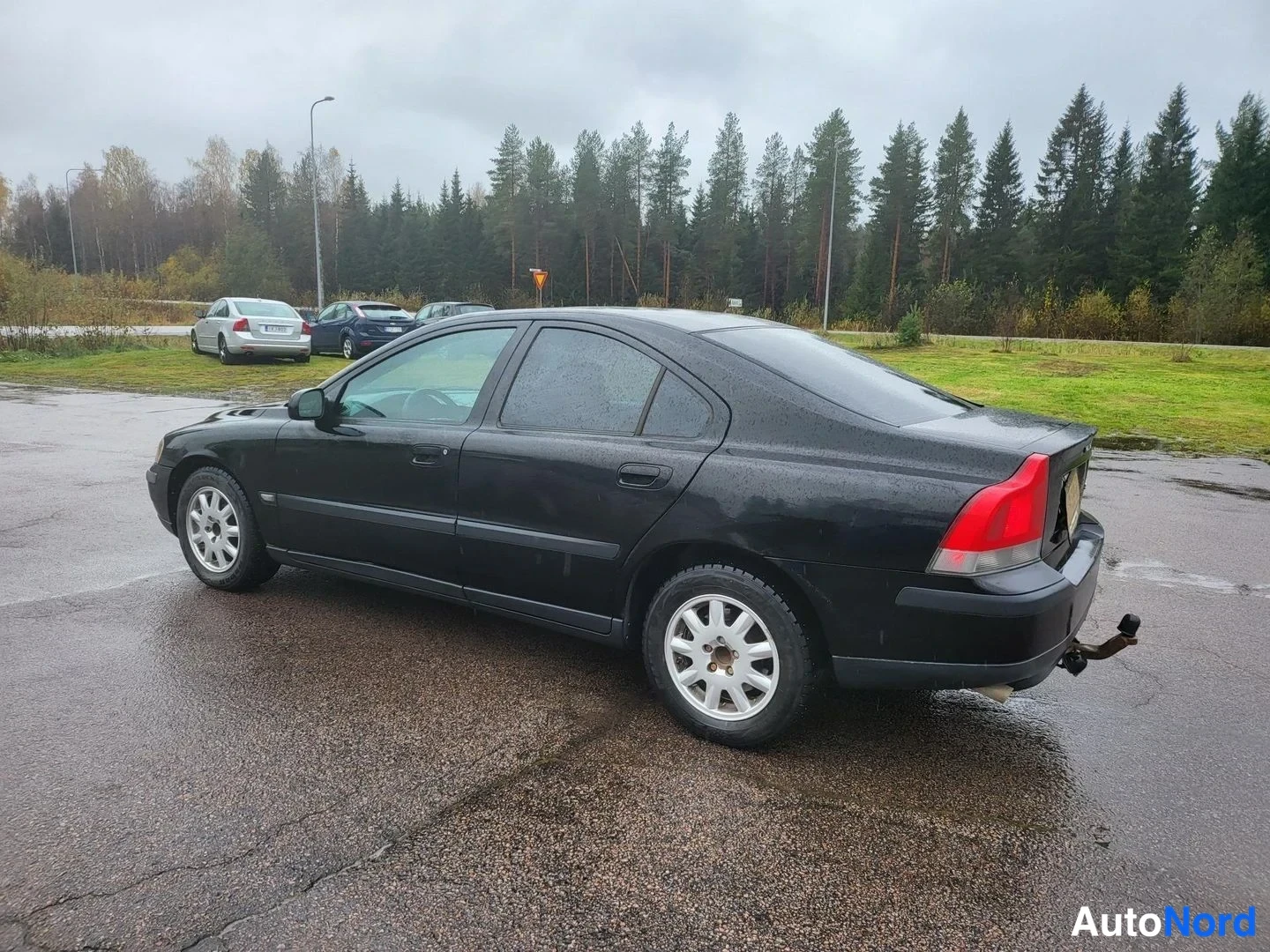Musta Volvo S60 2001, takaviisto, kuva 10