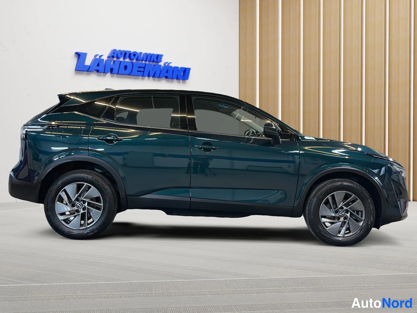 Vihreä Nissan Qashqai 2025, sivulta, kuva 4