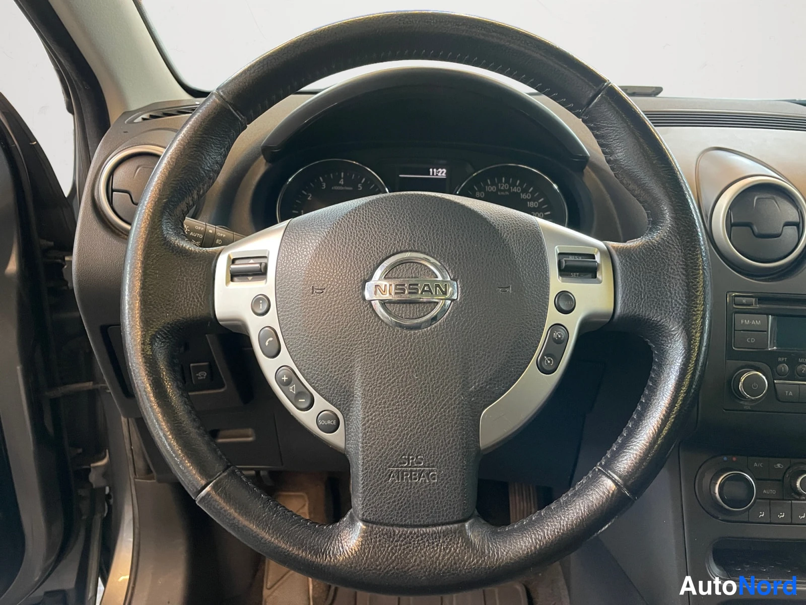 Harmaa Nissan Qashqai+2 2011, ohjaamo, kuva 11