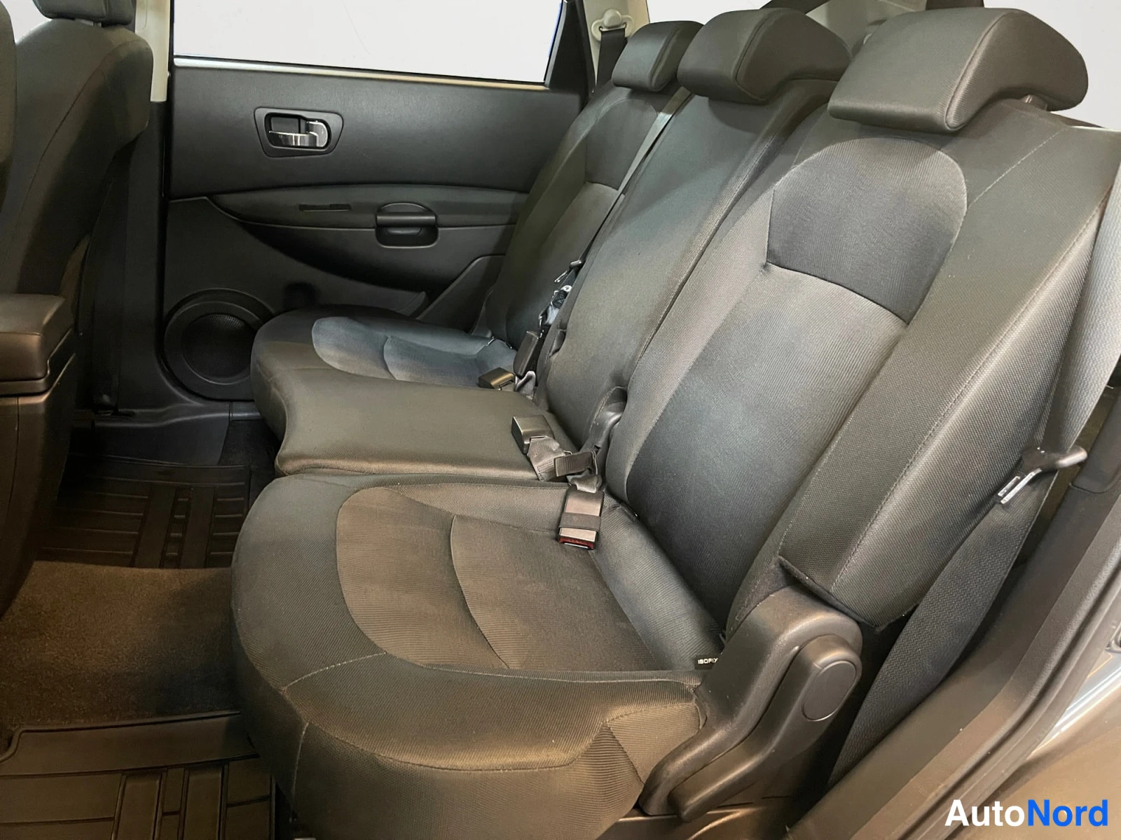 Harmaa Nissan Qashqai+2 2011, takaistuimet, kuva 15