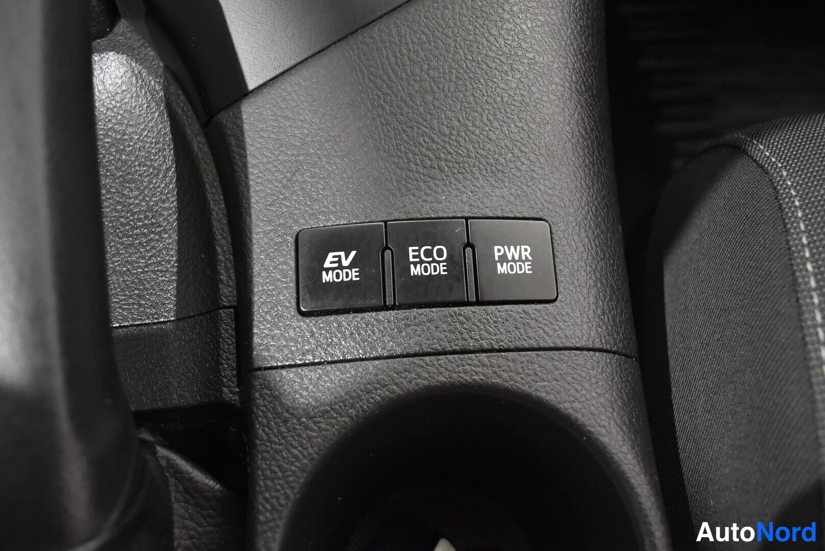 Grey Toyota Auris Touring Sports 2017, detail, photo 31