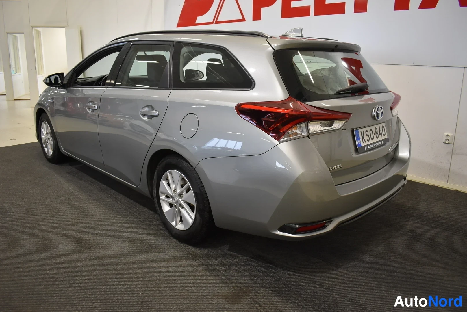 Grey Toyota Auris Touring Sports 2017, rear three-quarter, photo 11