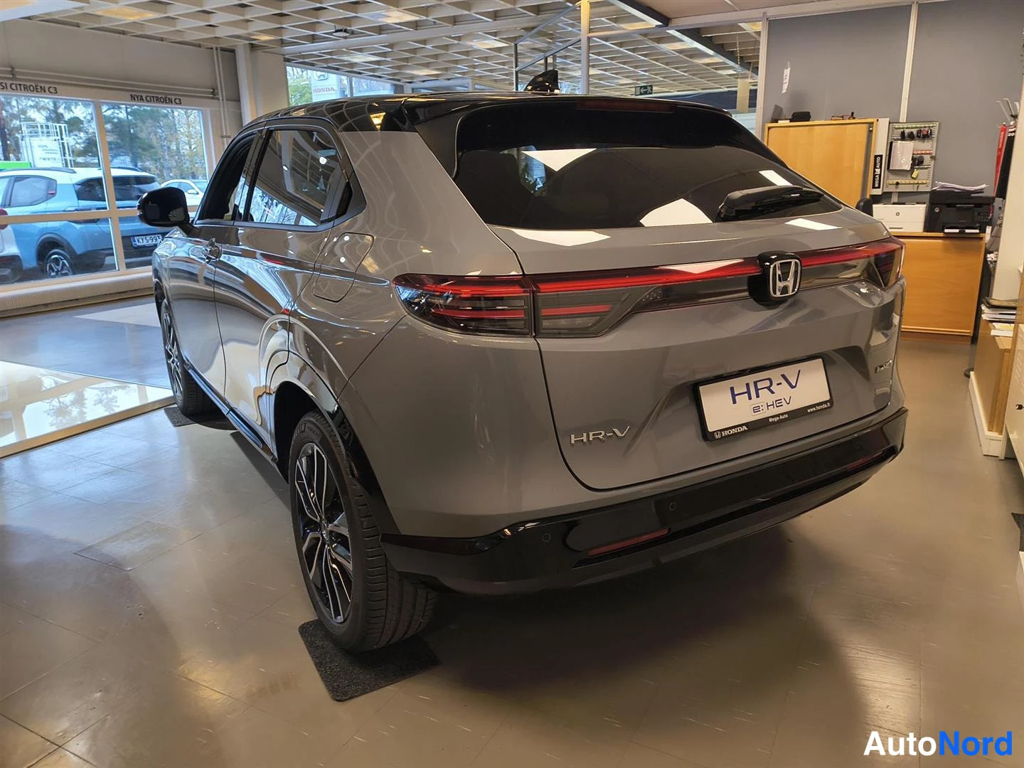 Harmaa Honda HR-V 2026, takaviisto, kuva 5