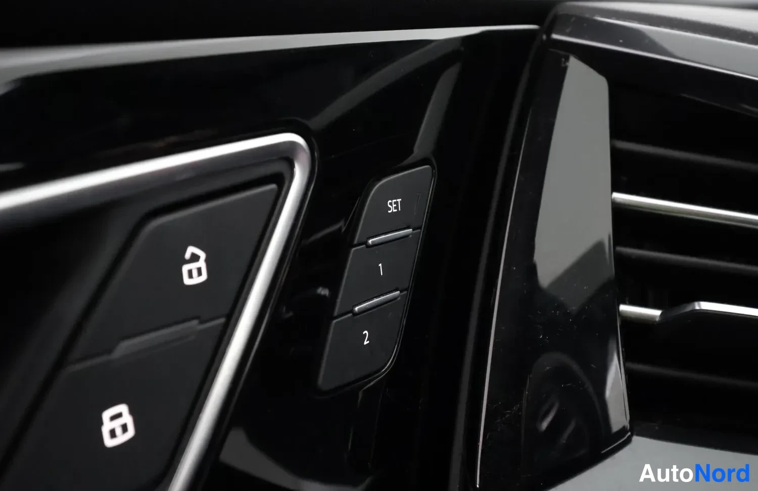 Vit Audi Q4 e-tron 2022, detalj, bild 6