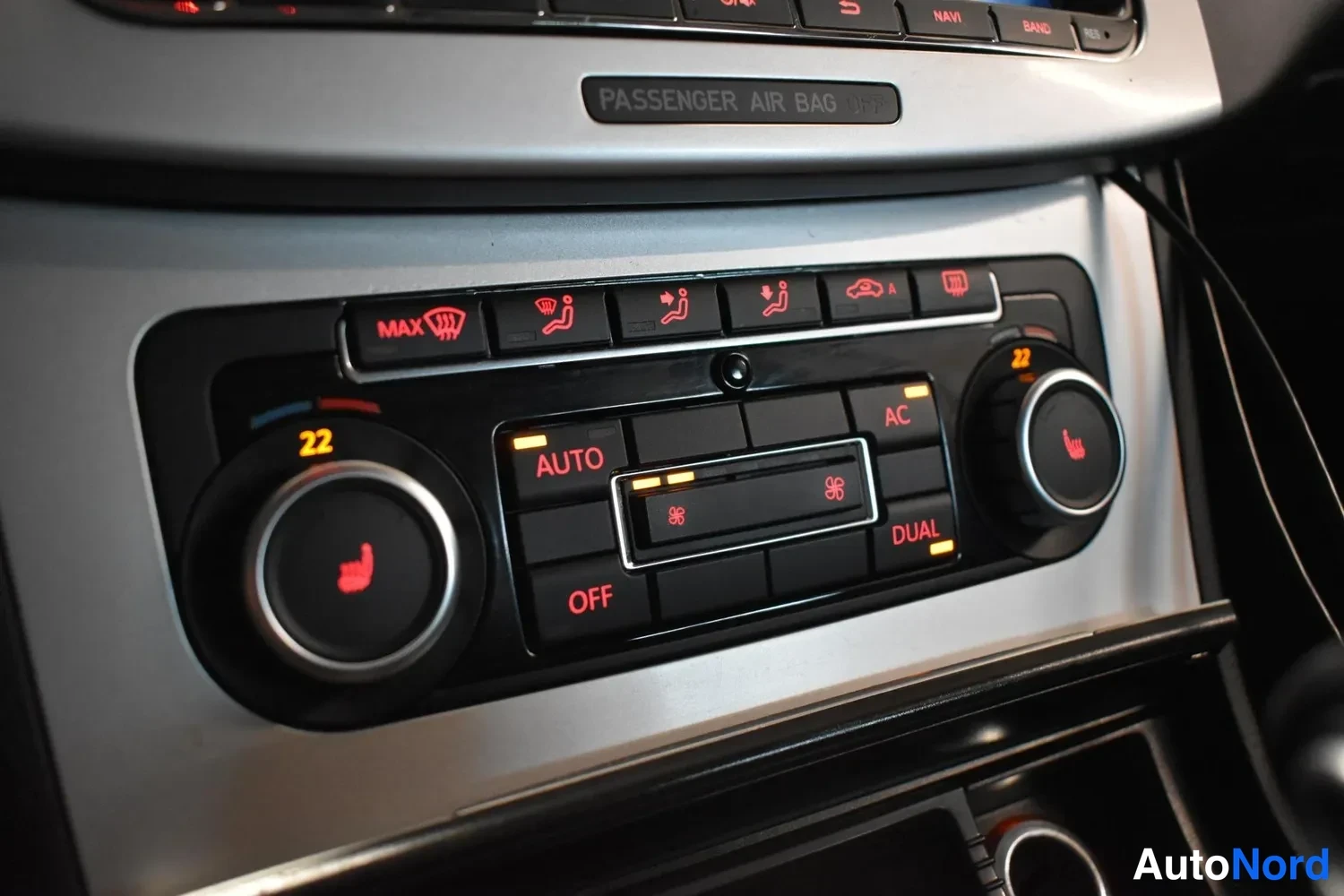 Harmaa Volkswagen Passat Variant 2010, yksityiskohta, kuva 18