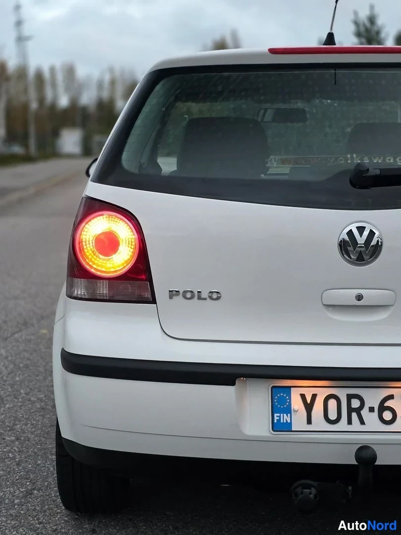 Valkoinen Volkswagen Polo 2008, takaa, kuva 9