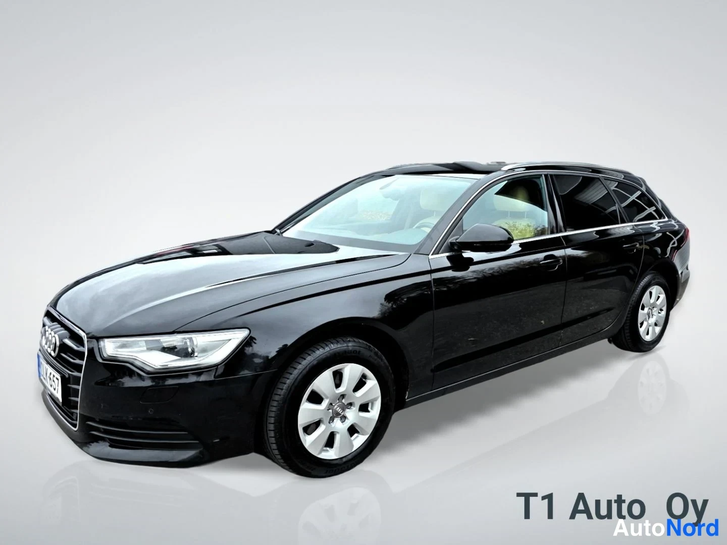 Musta Audi A6 2014, etuviisto, keula vasemmalle, kuva 2