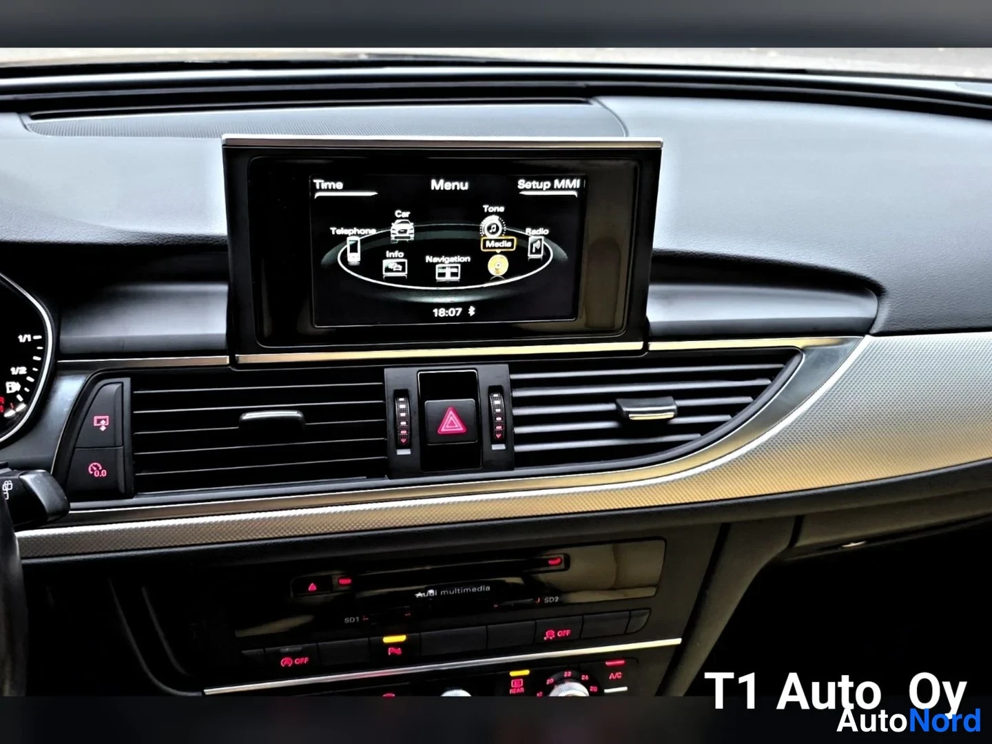 Musta Audi A6 2014, ohjaamo, kuva 17