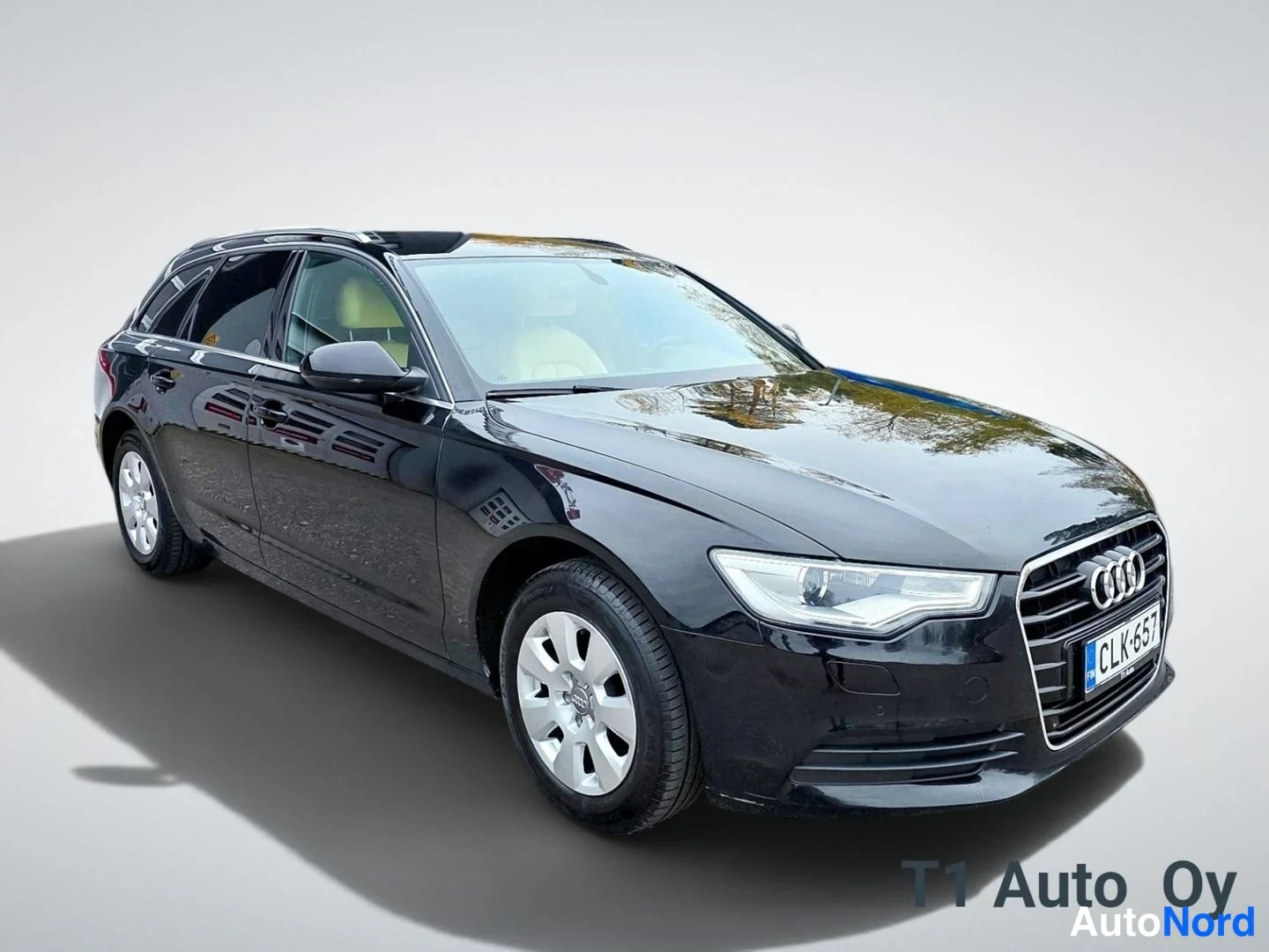 Musta Audi A6 2014, etuviisto, keula oikealle, kuva 4