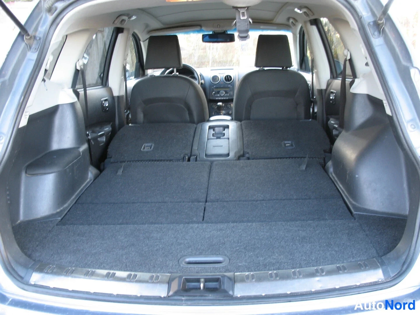 Turkoosi Nissan Qashqai+2 2009, tavaratila, kuva 27