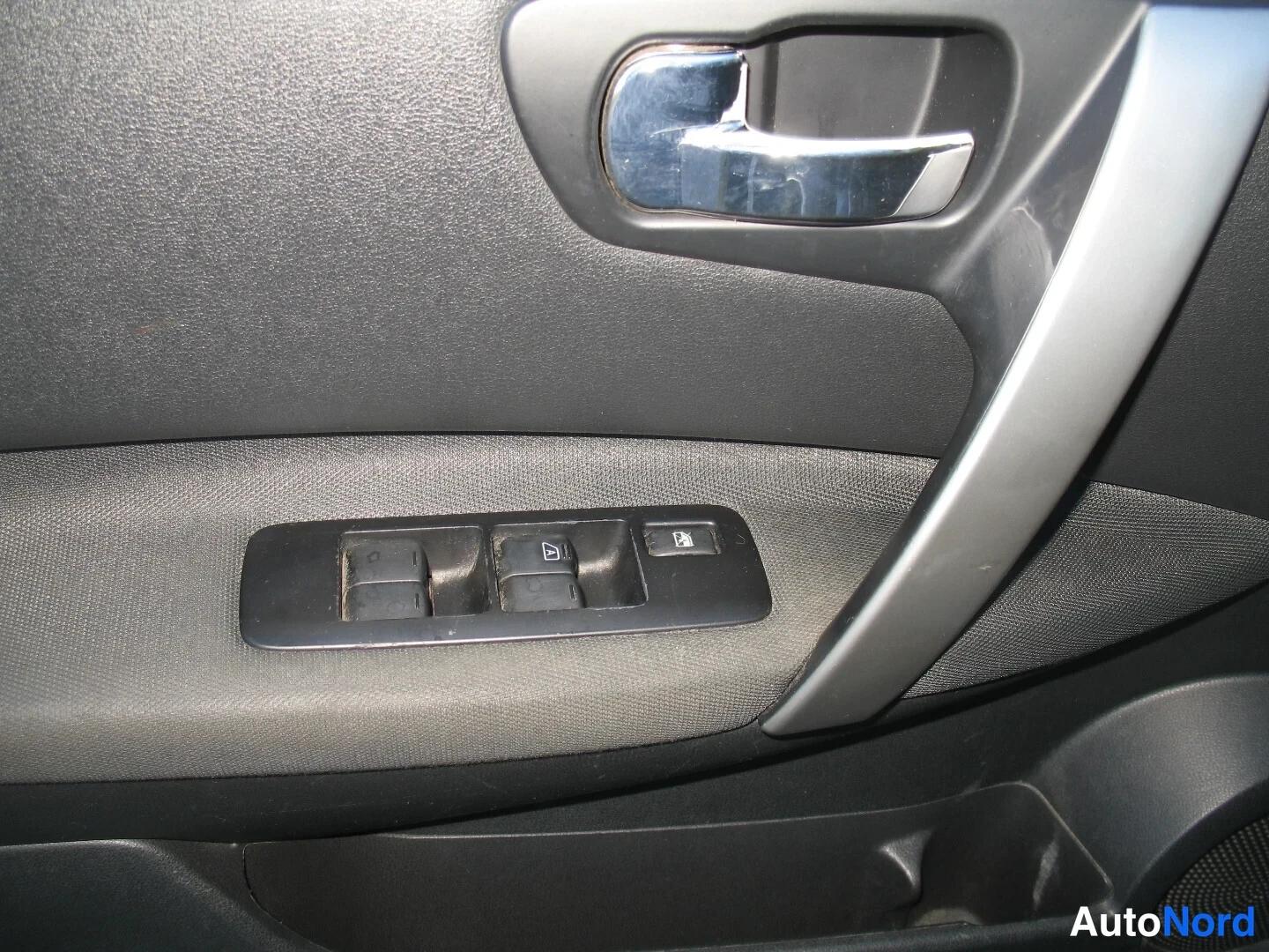 Turkoosi Nissan Qashqai+2 2009, yksityiskohta, kuva 30