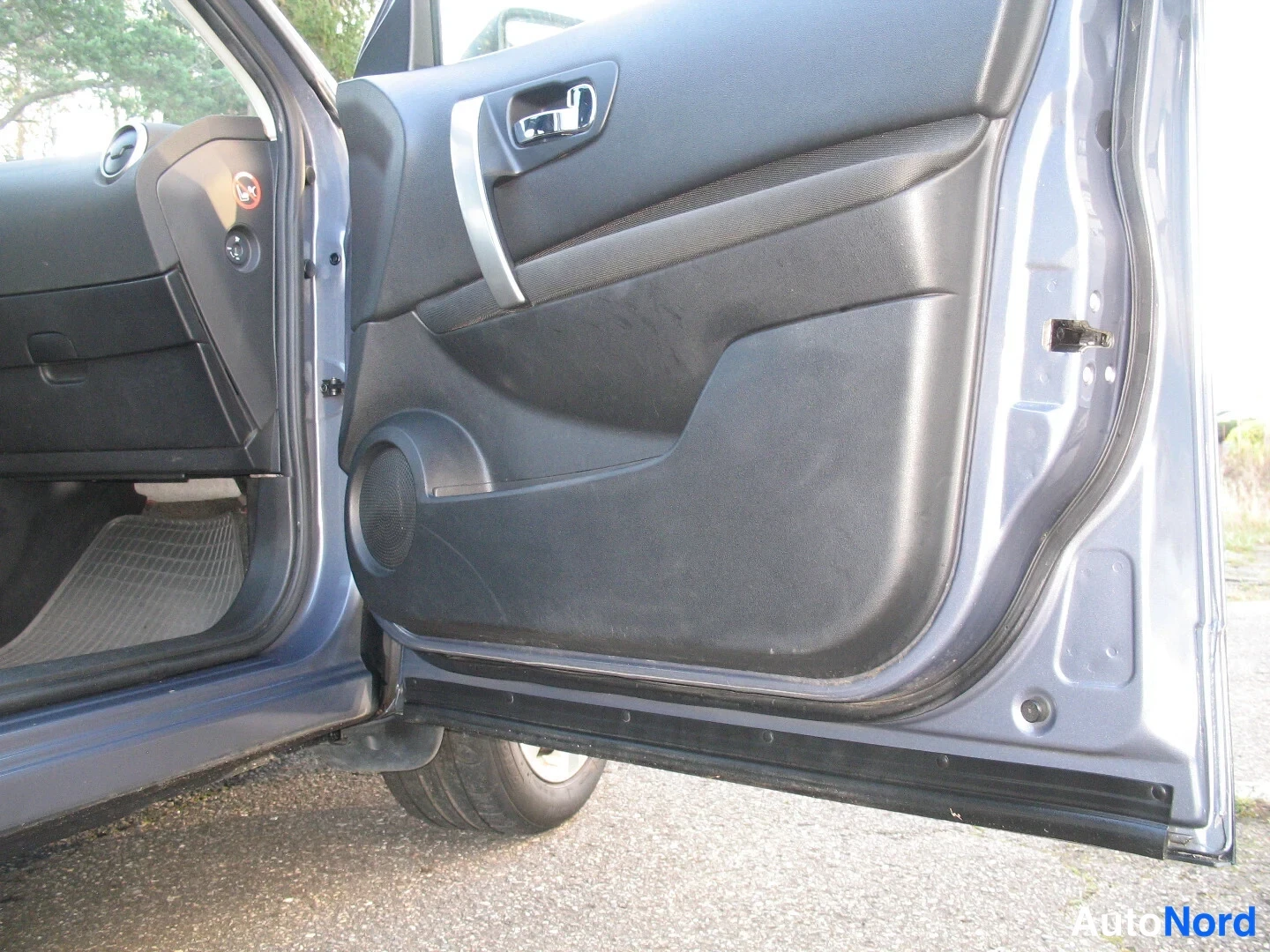 Turkoosi Nissan Qashqai+2 2009, yksityiskohta, kuva 33