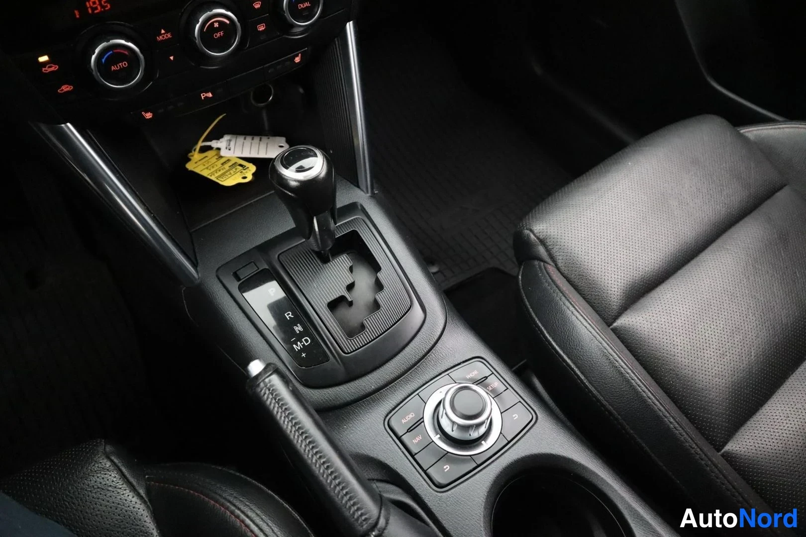 Valkoinen Mazda CX-5 2013, yksityiskohta, kuva 27