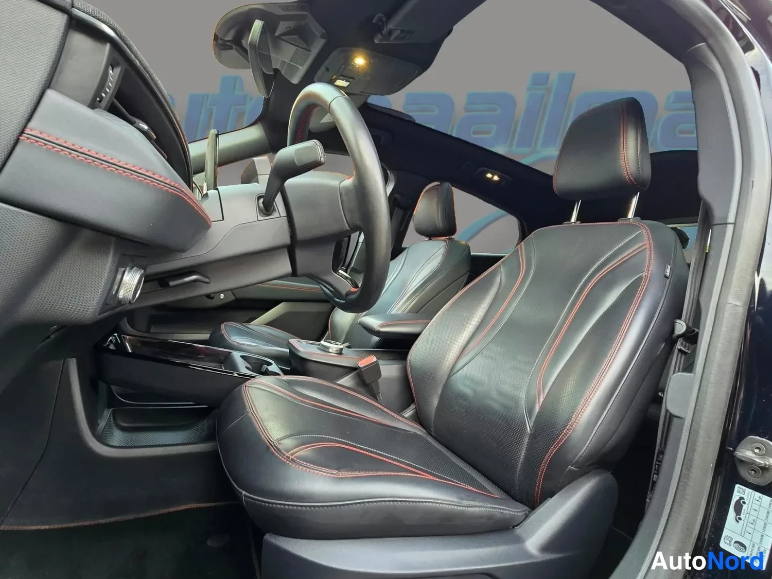 Musta Ford Mustang Mach-E 2021, etuistuimet, kuva 9