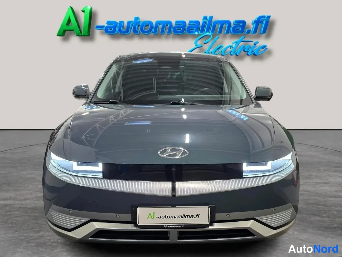 Sininen Hyundai Ioniq 5 2022, edestä, kuva 3