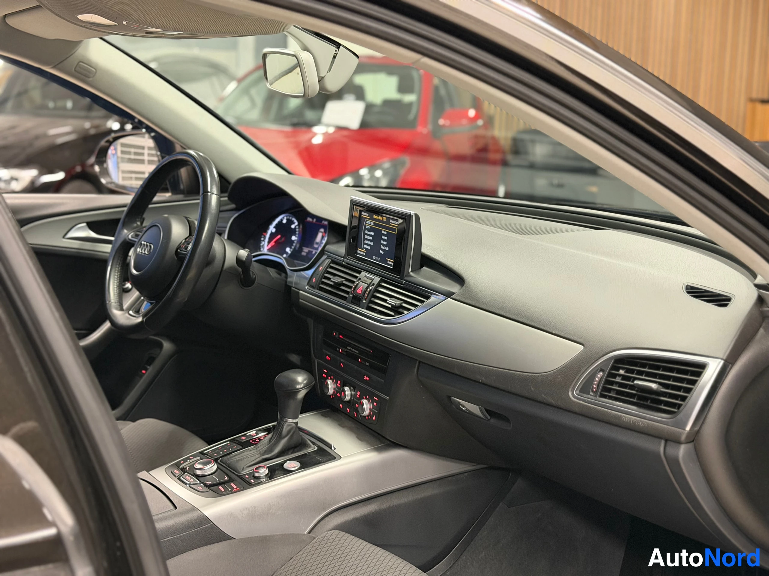 Musta Audi A6 Avant 2014, kuva 14