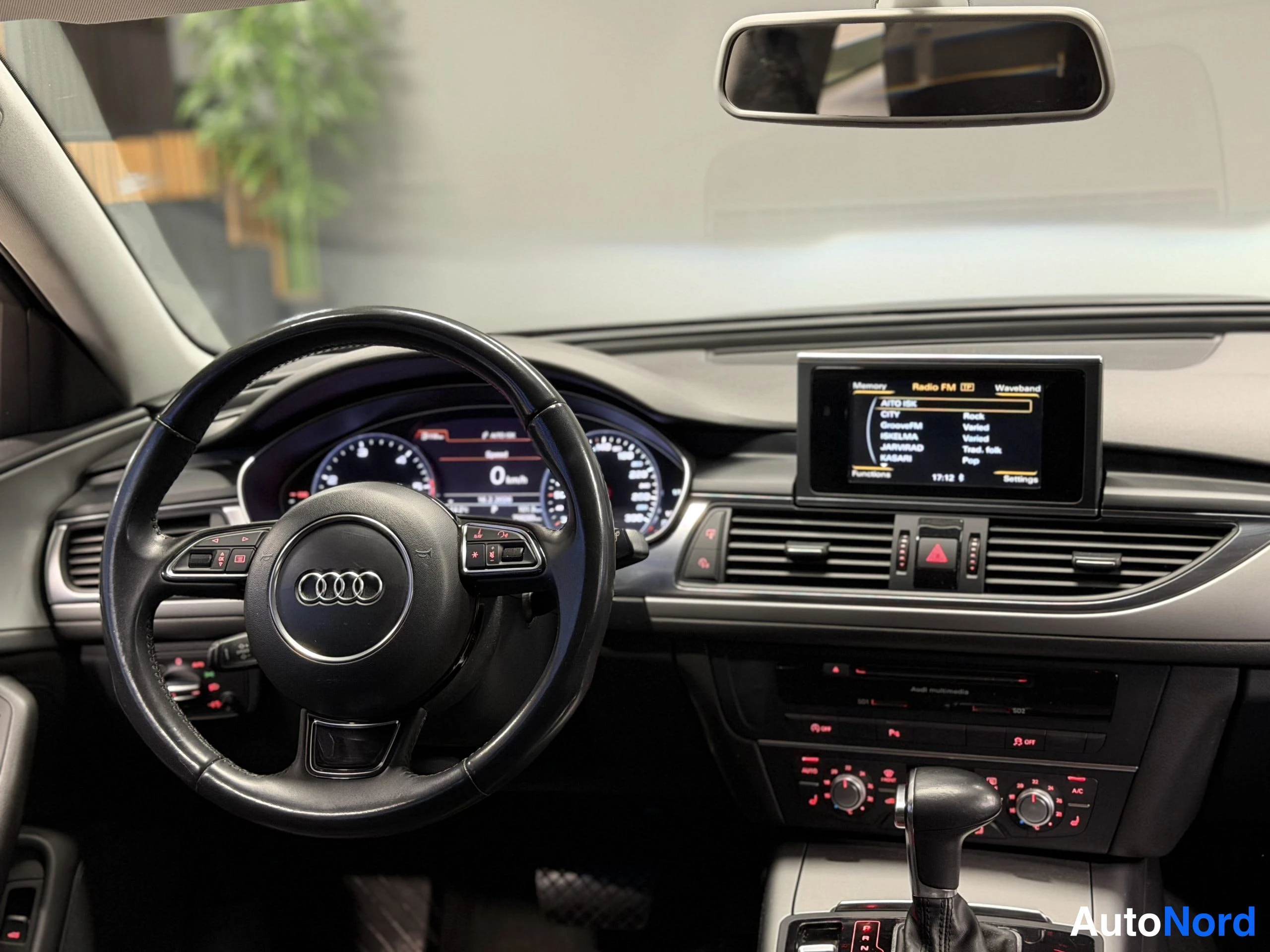 Musta Audi A6 Avant 2014, kuva 17