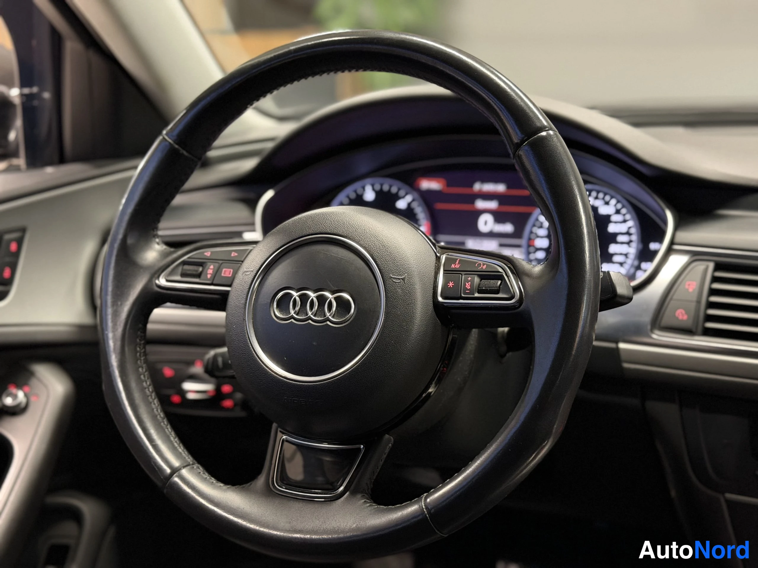 Musta Audi A6 Avant 2014, kuva 18