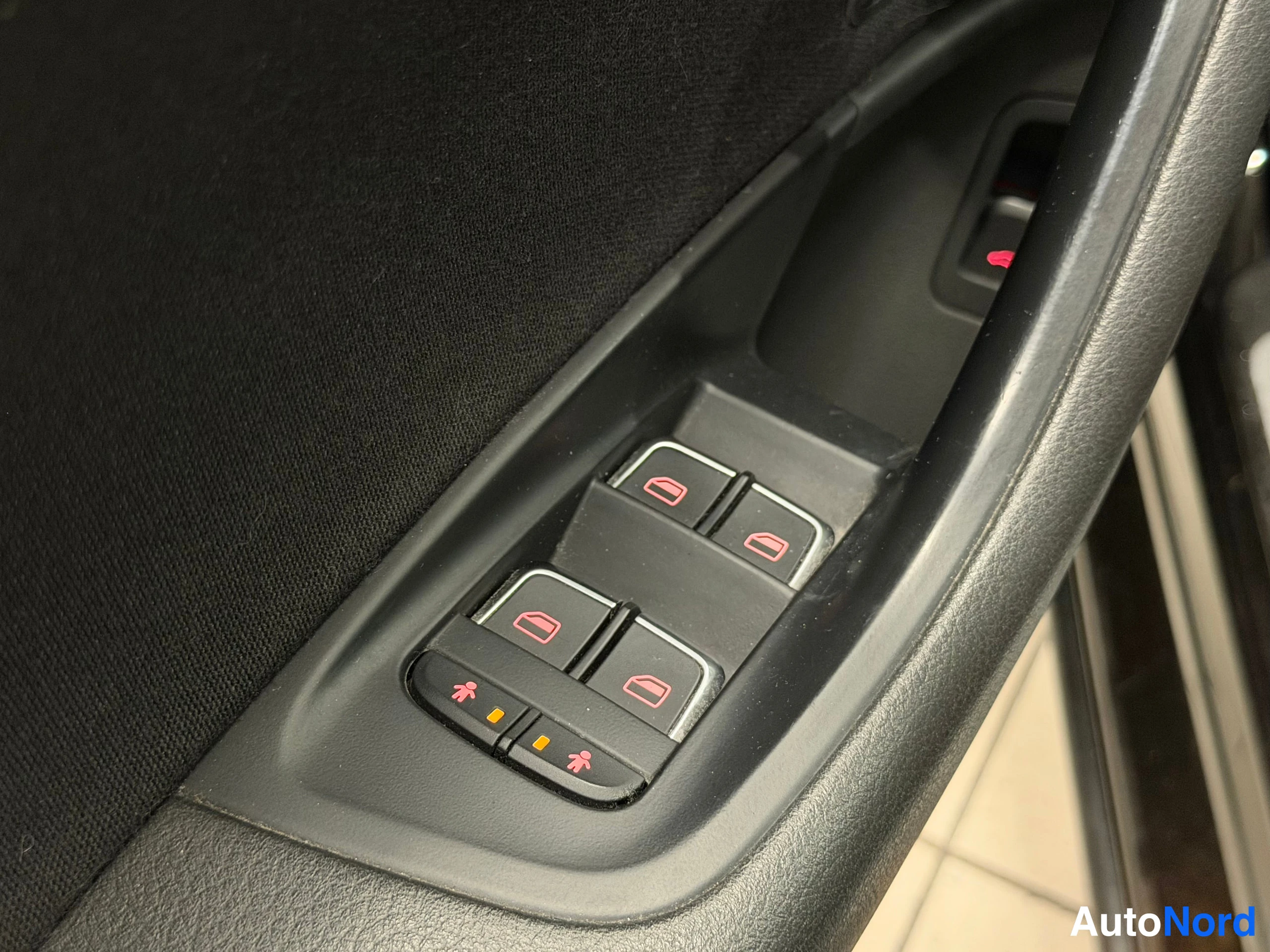 Musta Audi A6 Avant 2014, kuva 32