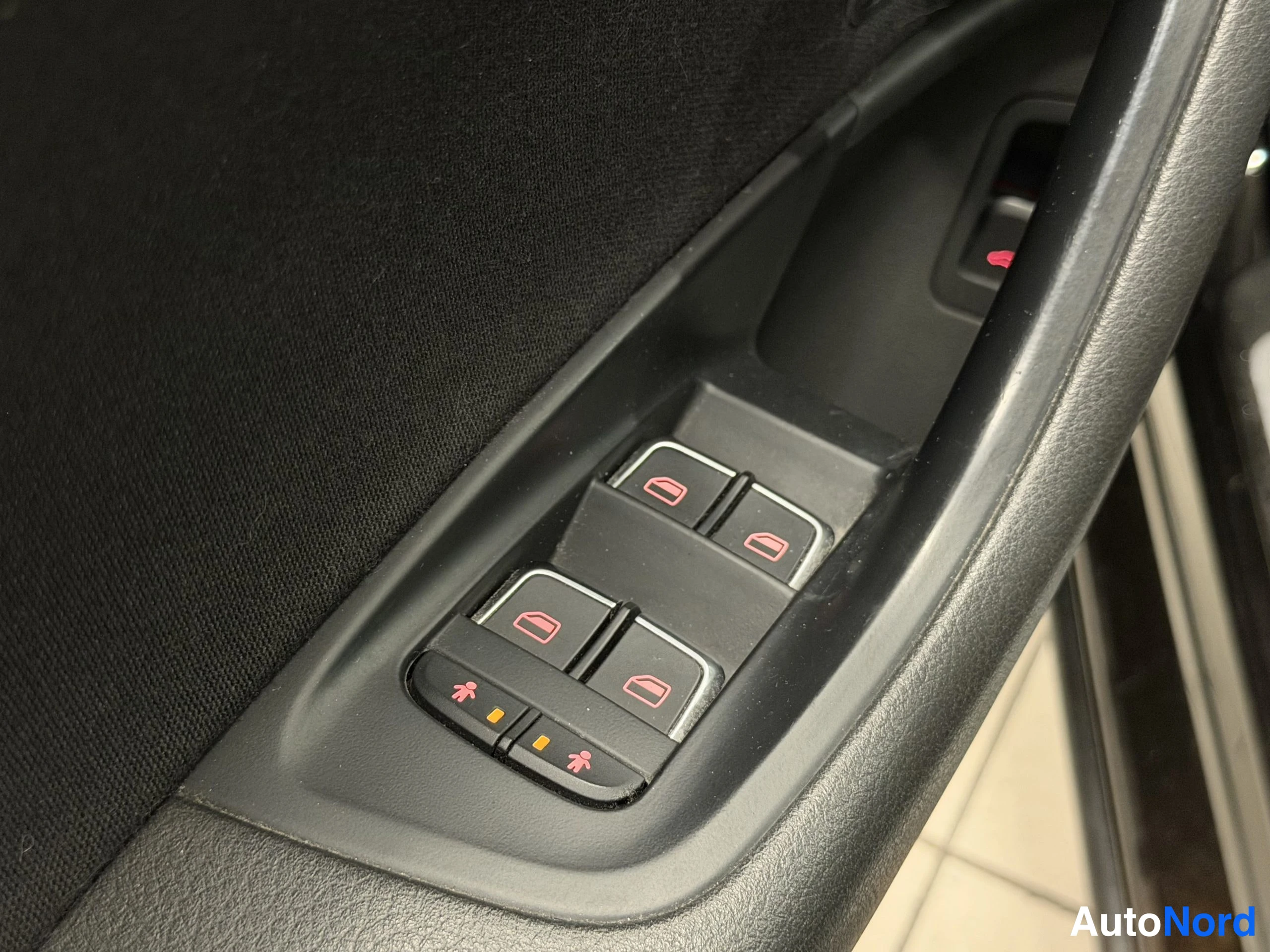 Musta Audi A6 Avant 2014, kuva 33