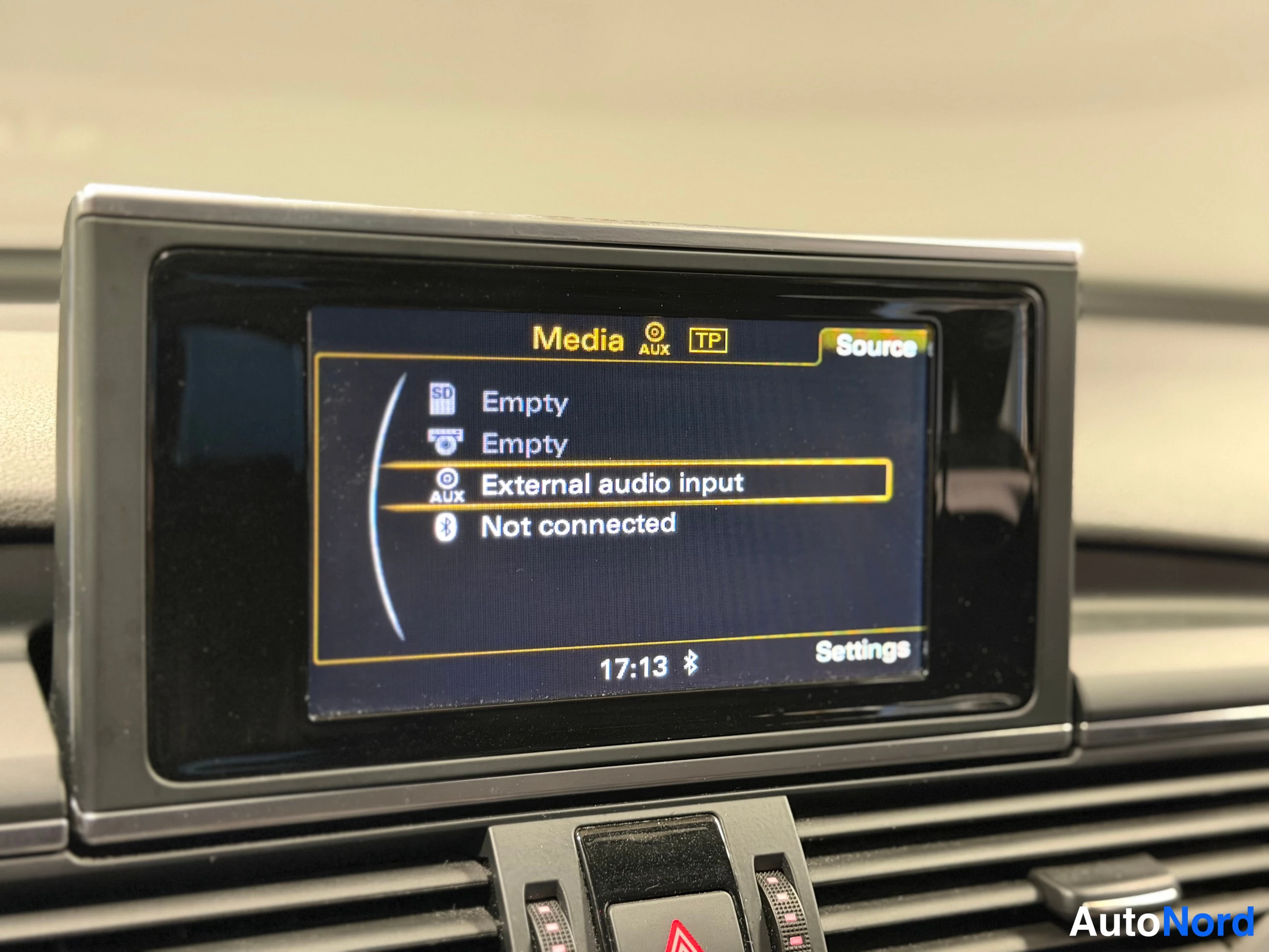 Musta Audi A6 Avant 2014, kuva 40