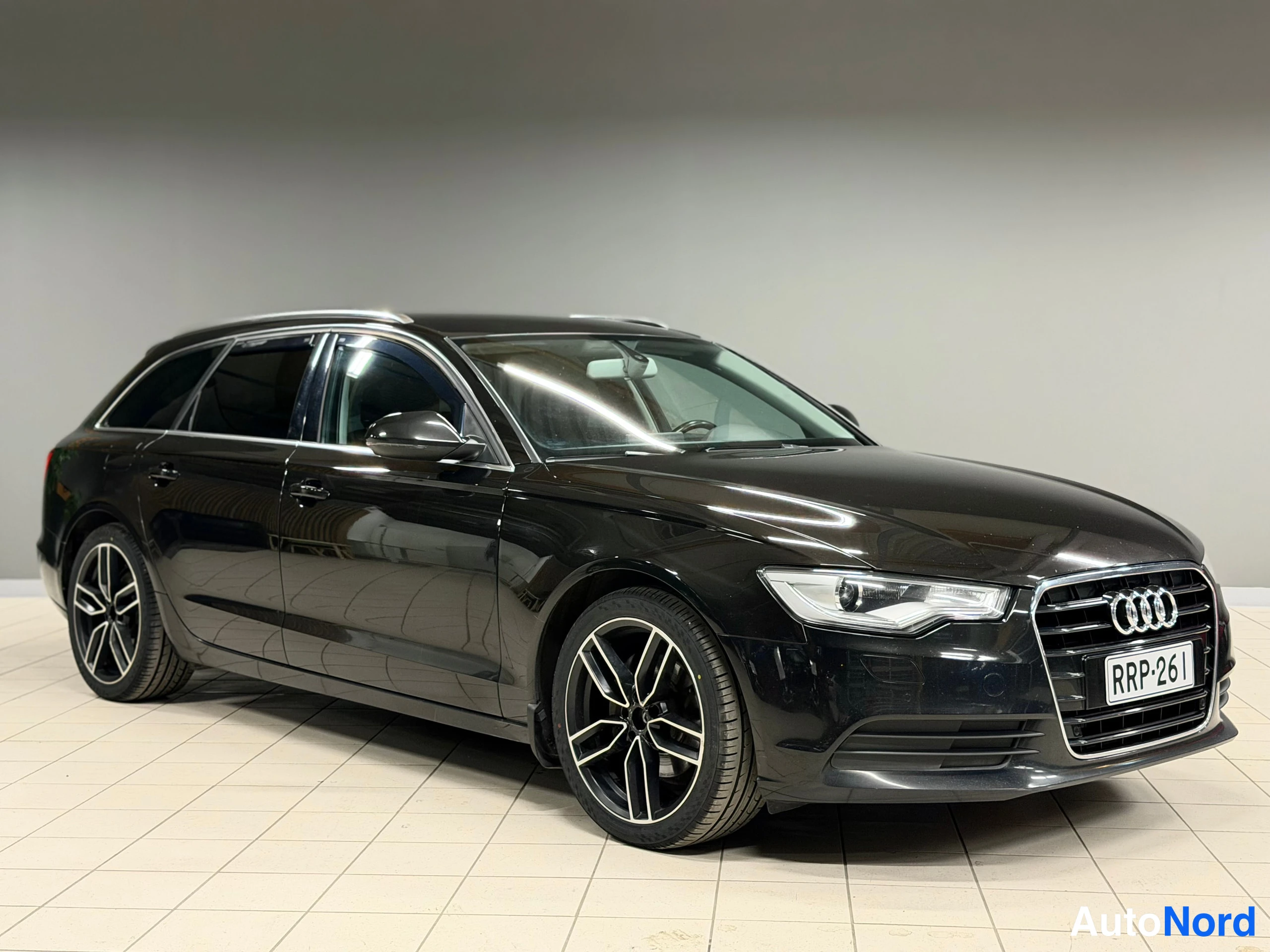 Musta Audi A6 Avant 2014, kuva 7