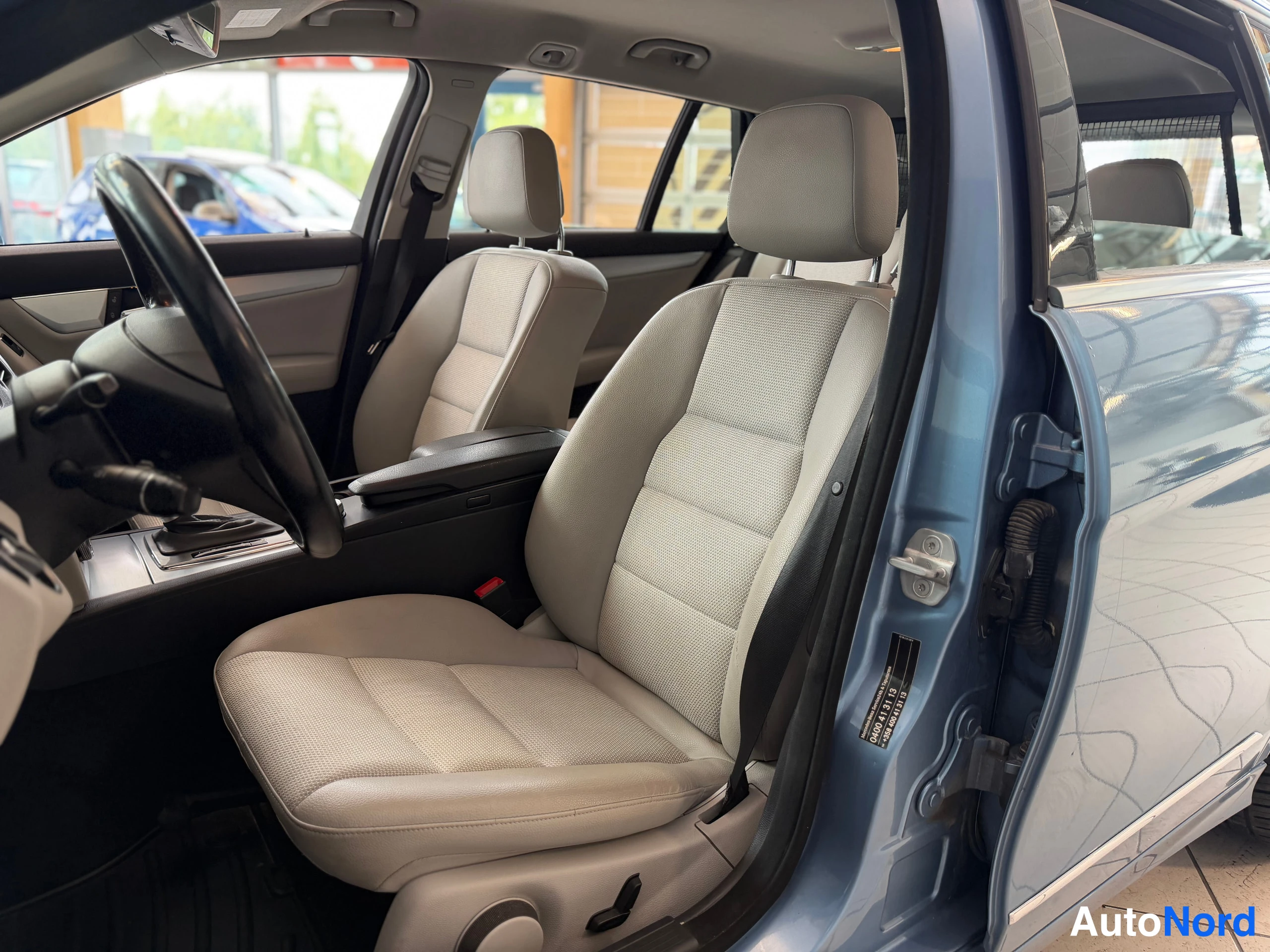 Sininen Mercedes-Benz C 250 CDI 4MATIC 2010, etuistuimet, kuva 22