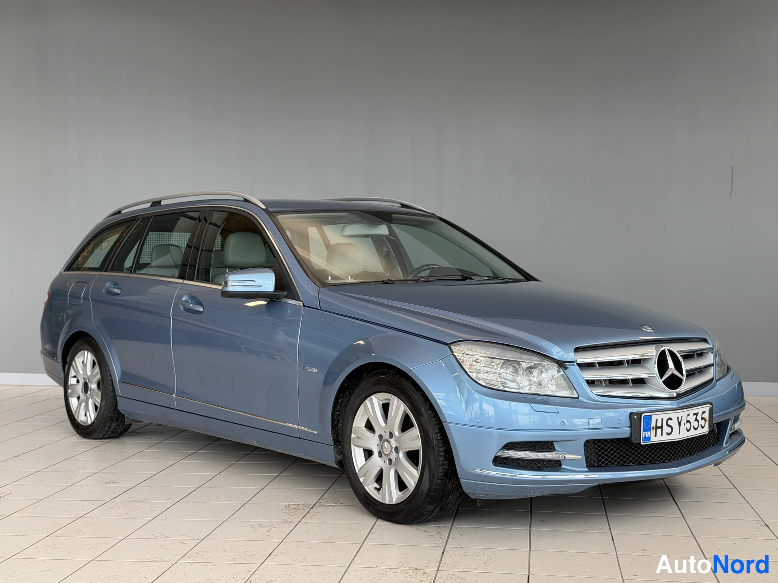Sininen Mercedes-Benz C 250 CDI 4MATIC 2010, etuviisto, keula oikealle, kuva 4