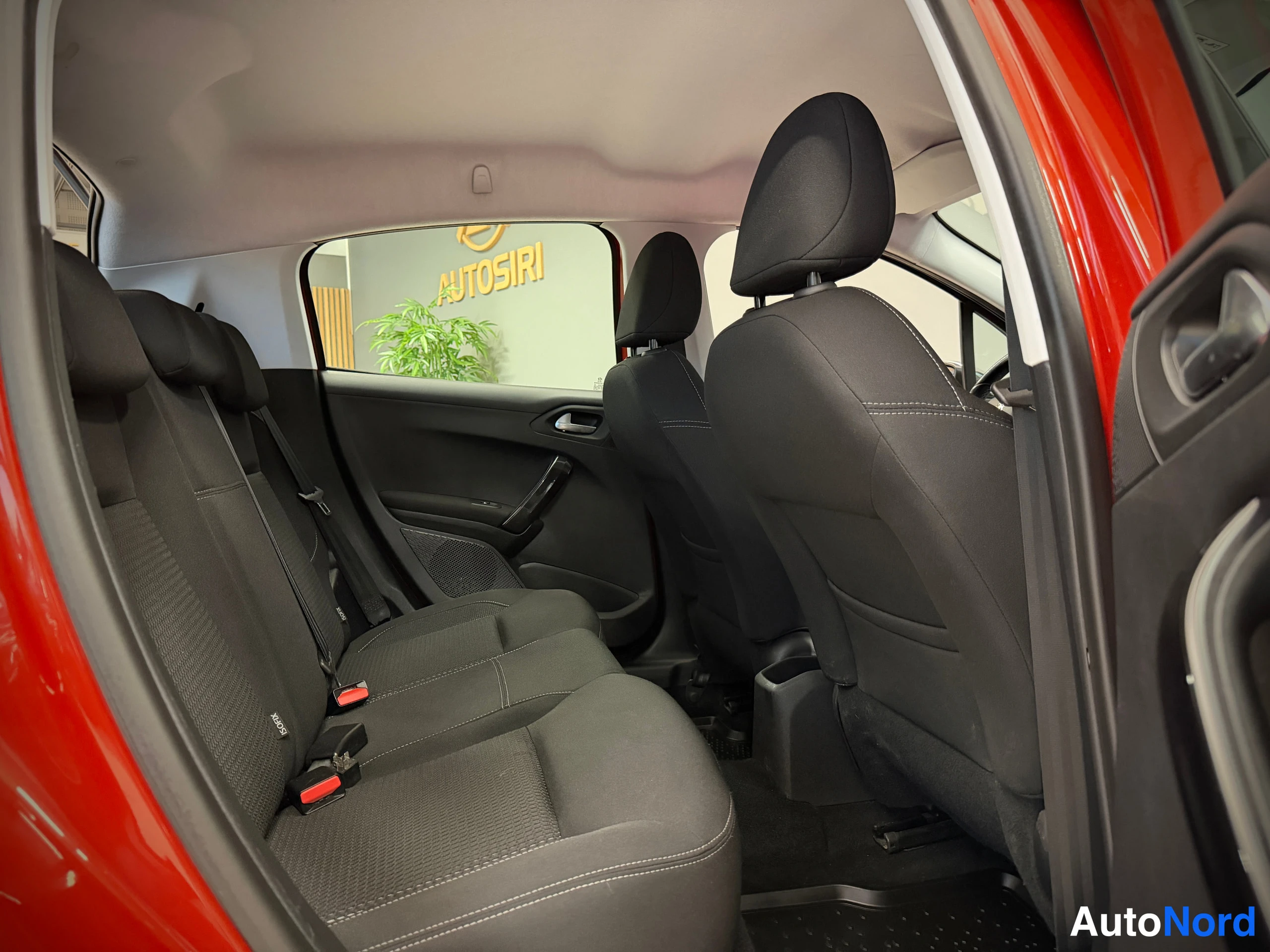 Oranssi Peugeot 208 2016, kuva 21