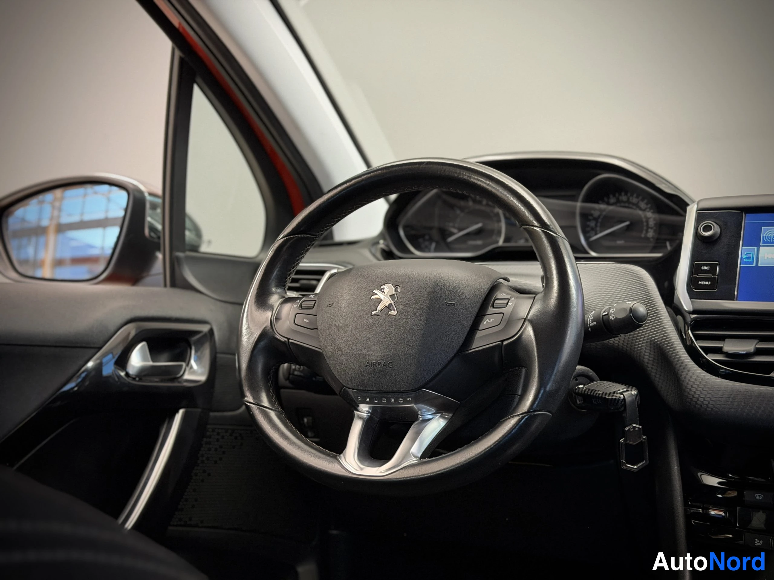 Oranssi Peugeot 208 2016, kuva 25